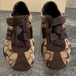 Coach women’s size 6 M lightly used few times